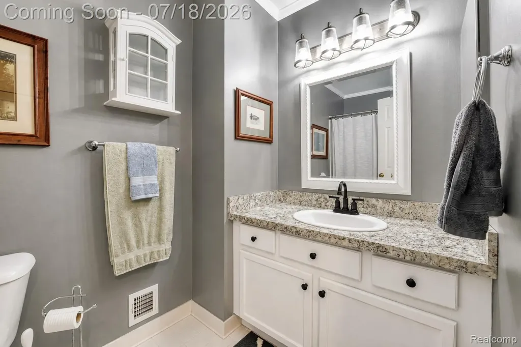 30 Pine Tree Ridge Drive Waterford Charter Township MI 48327