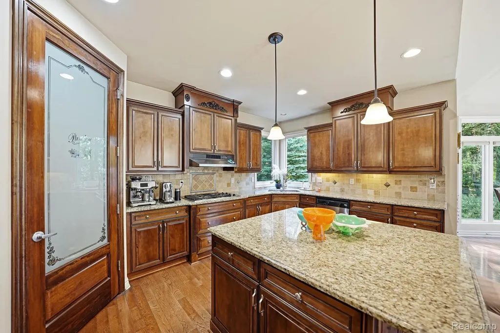 26363 Mandalay Circle Novi City MI 48374