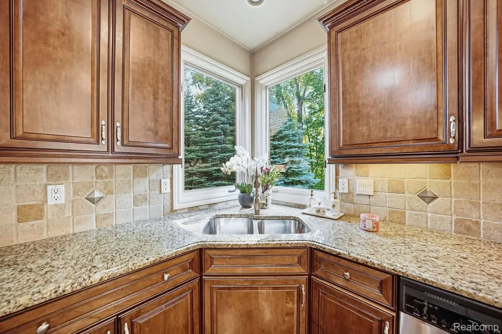 26363 Mandalay Circle Novi City MI 48374