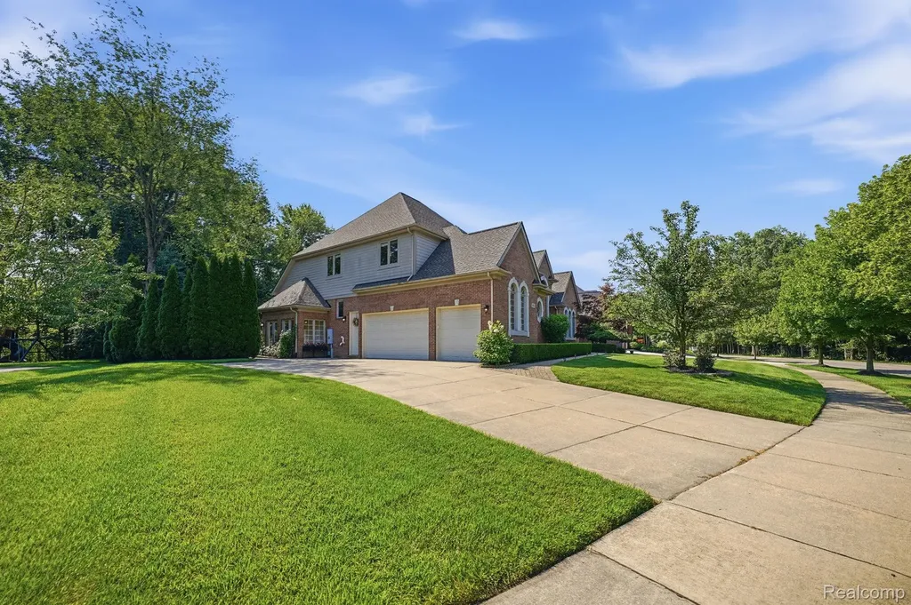 26363 Mandalay Circle Novi City MI 48374