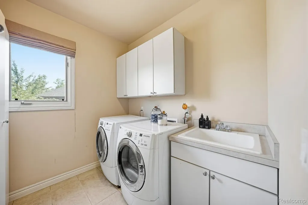26363 Mandalay Circle Novi City MI 48374