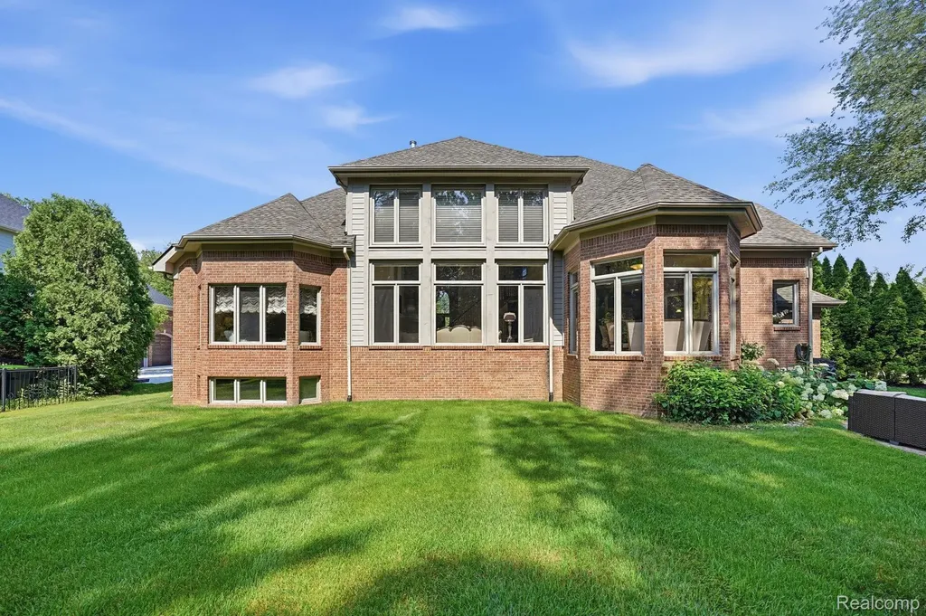 26363 Mandalay Circle Novi City MI 48374