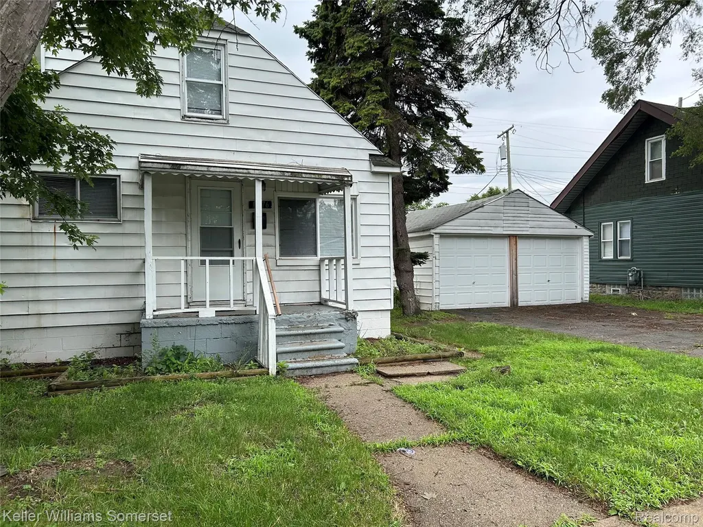 11376 Rivard Avenue Warren City MI 48089