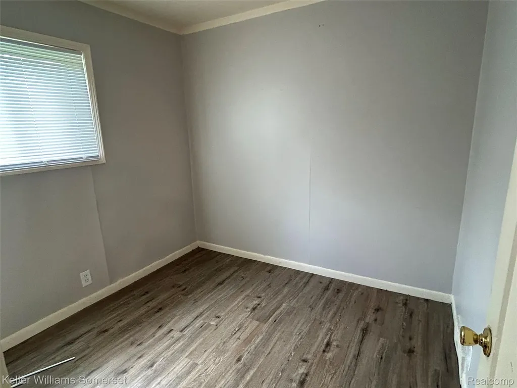 11376 Rivard Avenue Warren City MI 48089