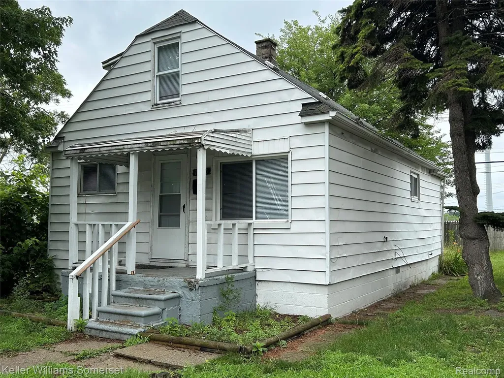 11376 Rivard Avenue Warren City MI 48089