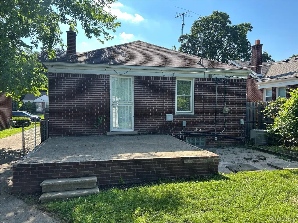 12914 Hazelton Street Detroit City MI 48223