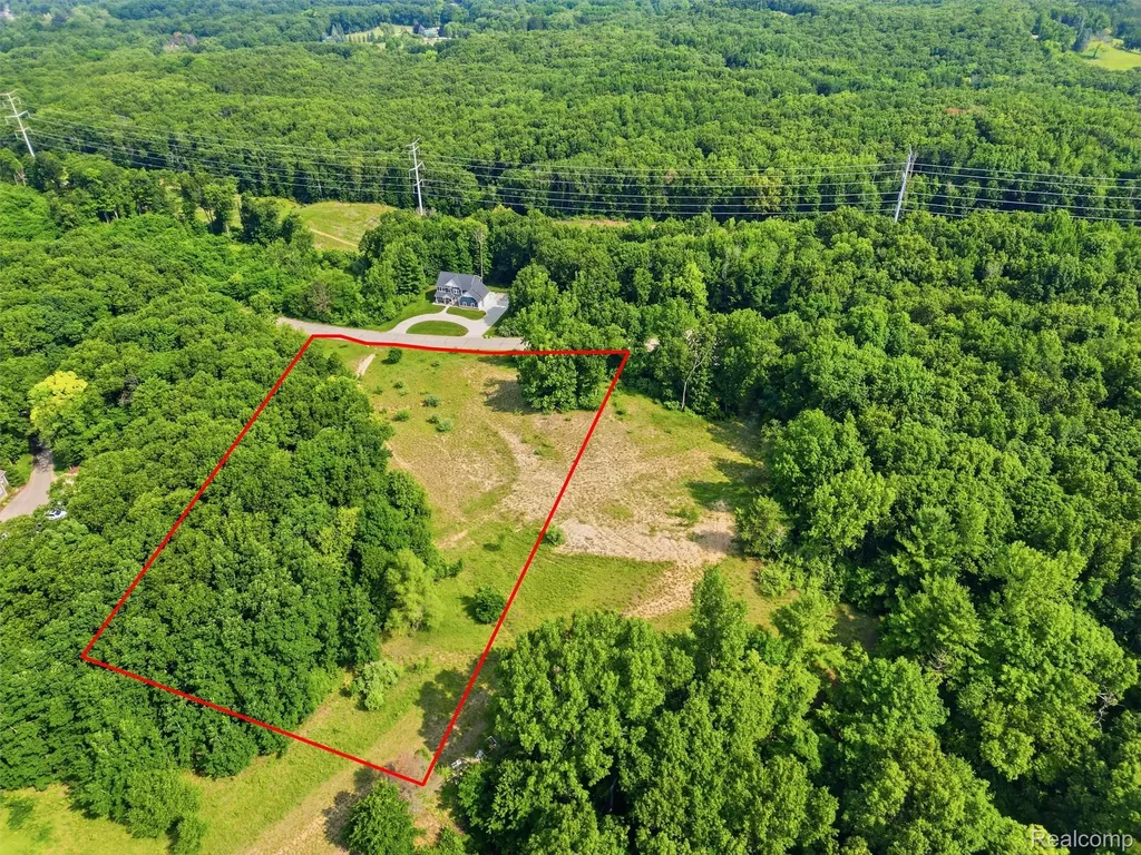 20 Grand Summit Drive Tyrone Township MI 48430