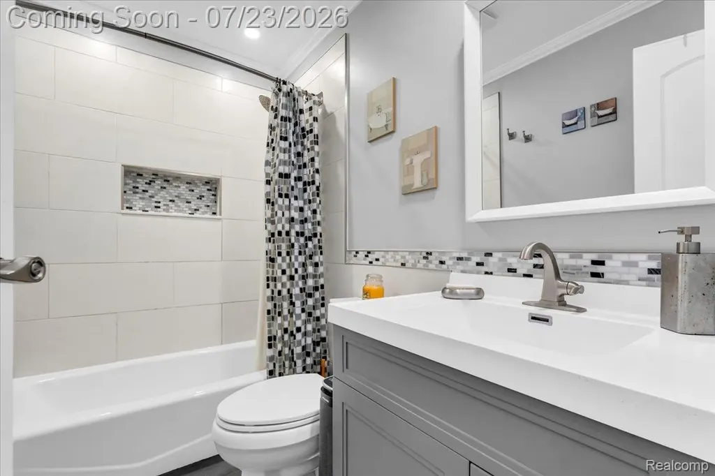 39510 Lakeshore Drive Harrison Charter Township MI 48045