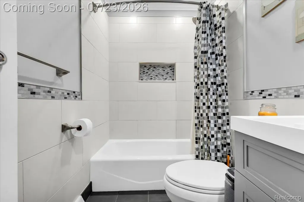 39510 Lakeshore Drive Harrison Charter Township MI 48045