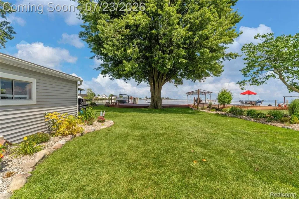 39510 Lakeshore Drive Harrison Charter Township MI 48045
