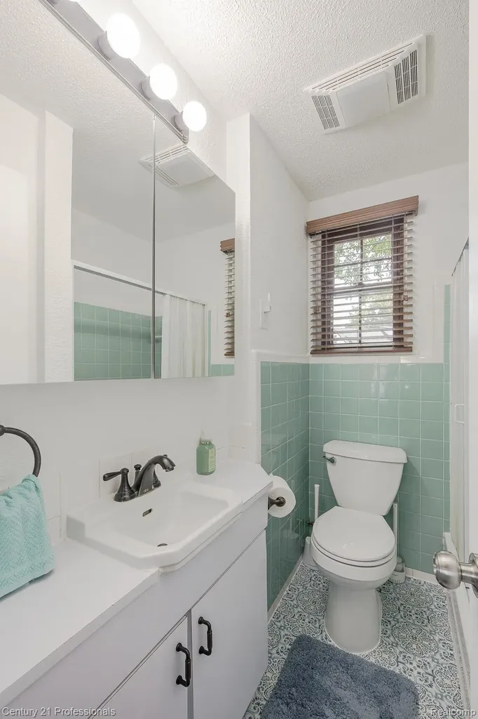 420 Bellevue Avenue Lake Orion Village MI 48362