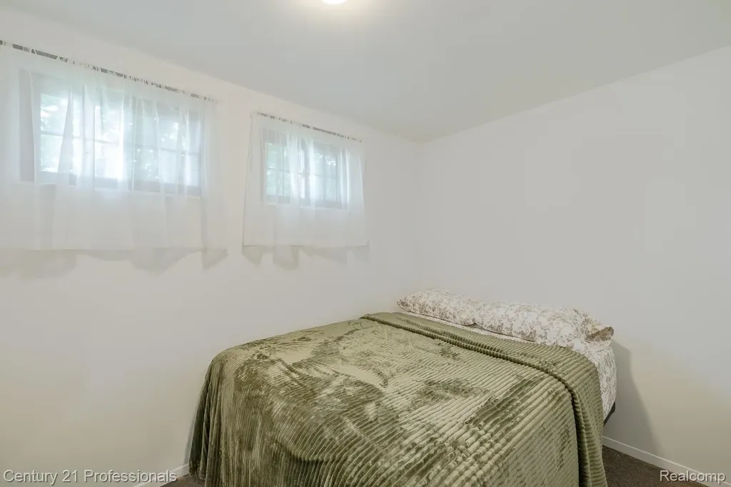 420 Bellevue Avenue Lake Orion Village MI 48362