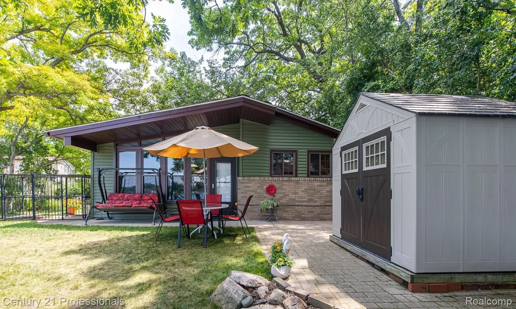 420 Bellevue Avenue Lake Orion Village MI 48362