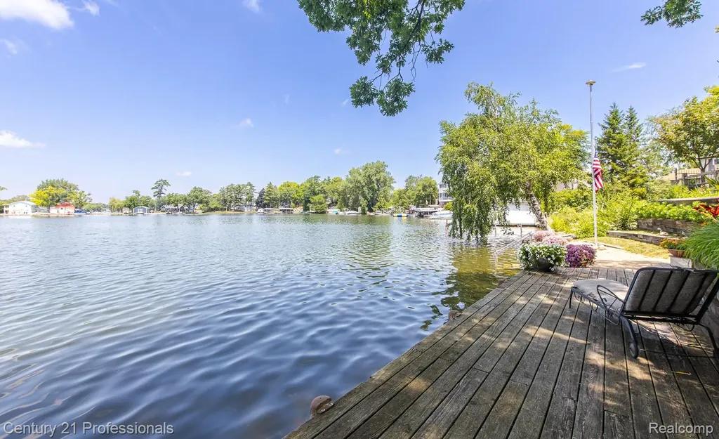 420 Bellevue Avenue Lake Orion Village MI 48362