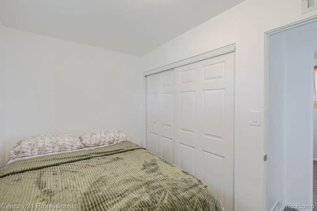 420 Bellevue Avenue Lake Orion Village MI 48362