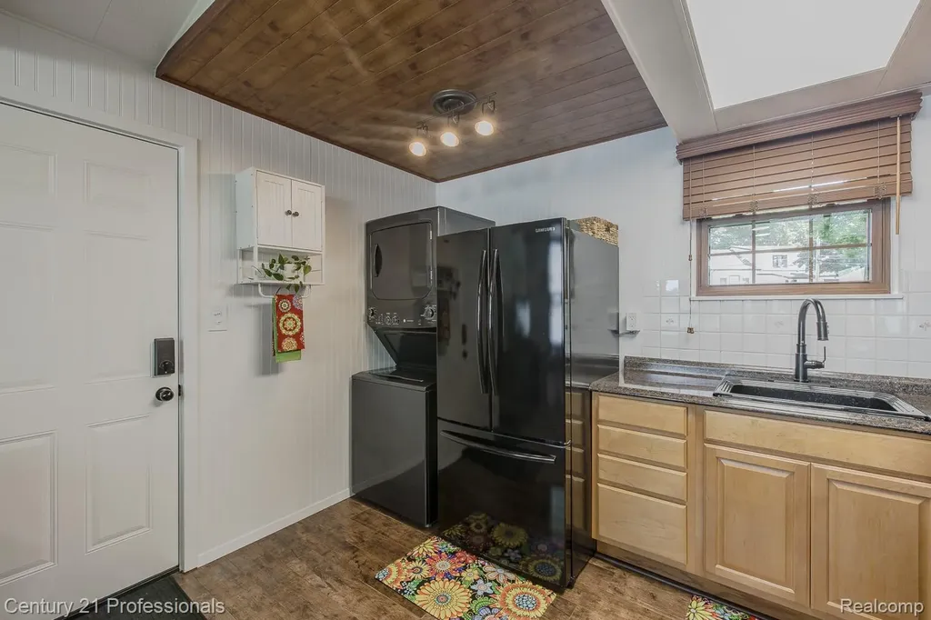 420 Bellevue Avenue Lake Orion Village MI 48362