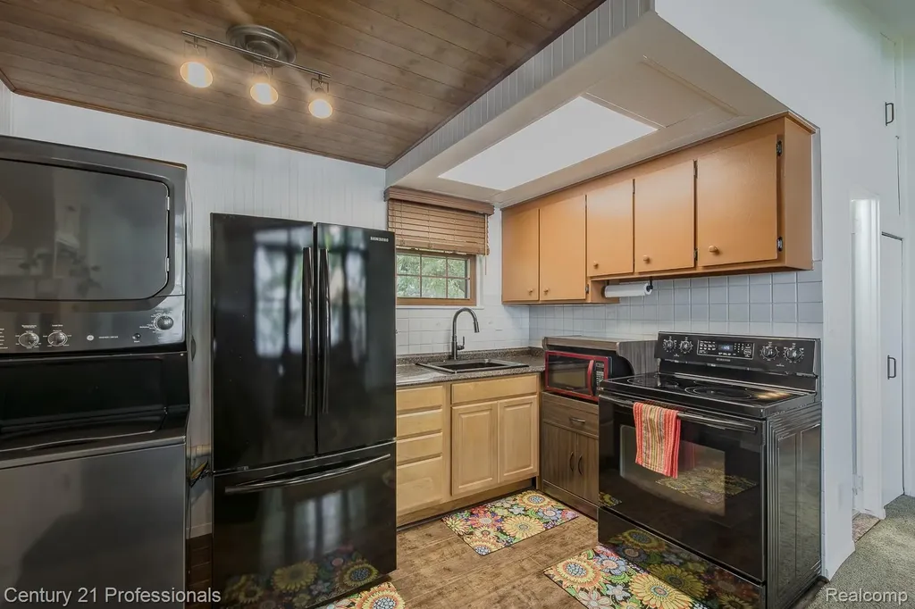 420 Bellevue Avenue Lake Orion Village MI 48362