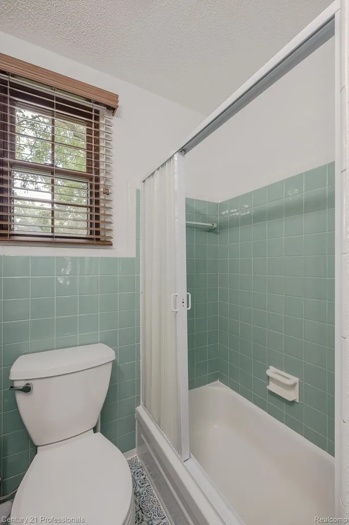 420 Bellevue Avenue Lake Orion Village MI 48362