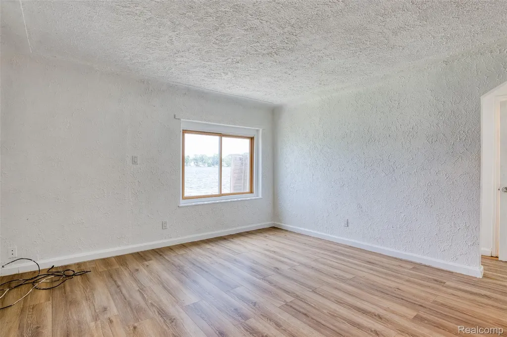 95 N Hulbert Street White Lake Charter Township MI 48386
