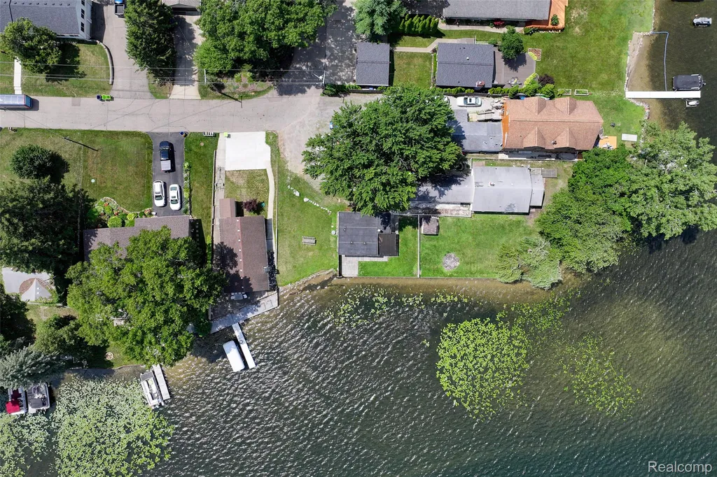 95 N Hulbert Street White Lake Charter Township MI 48386