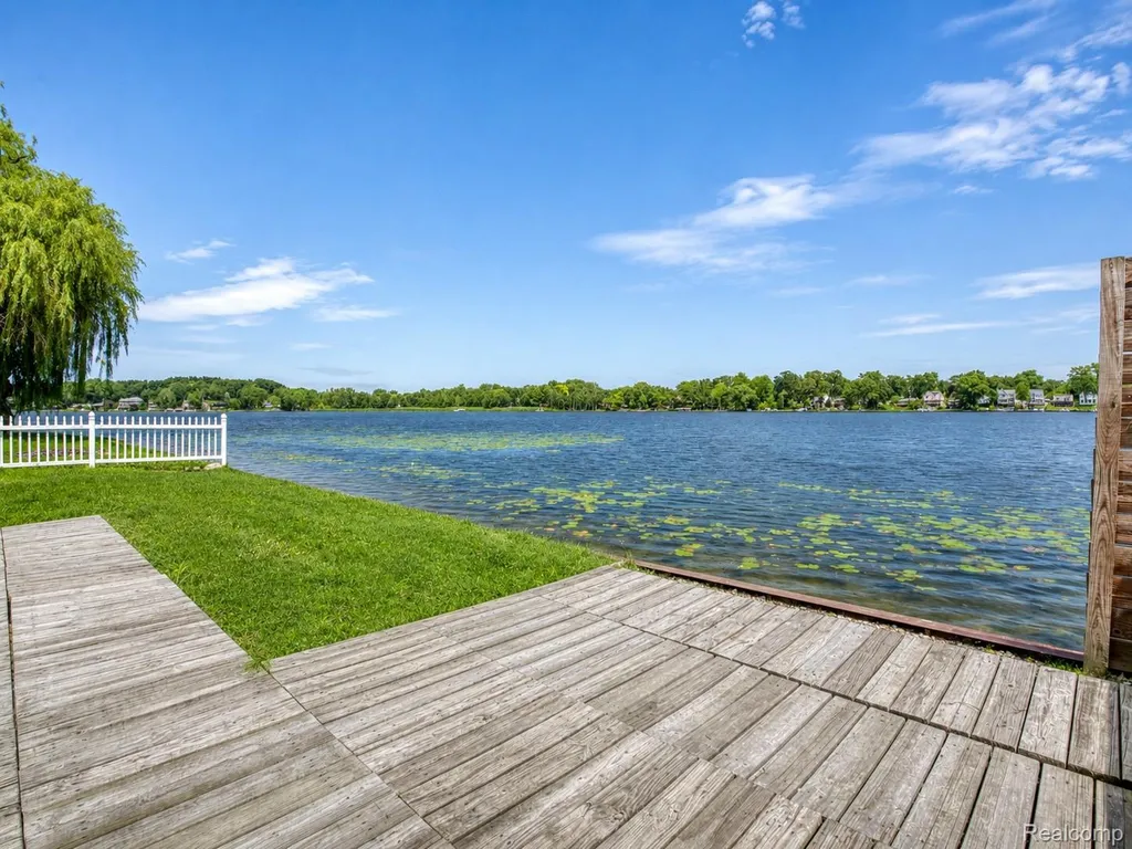 95 N Hulbert Street White Lake Charter Township MI 48386