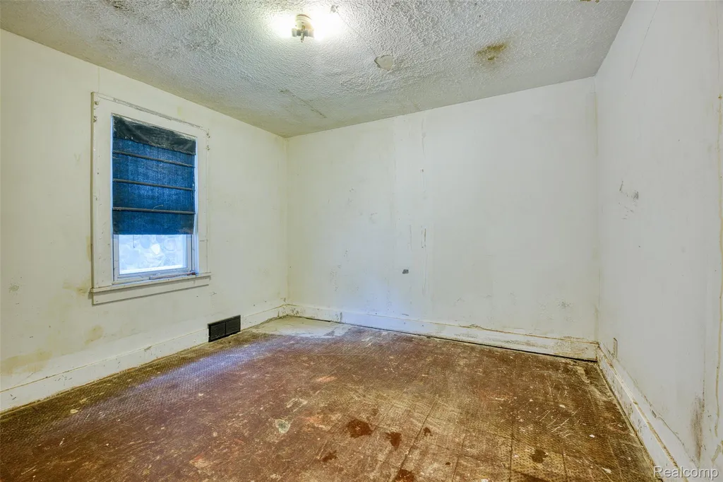 95 N Hulbert Street White Lake Charter Township MI 48386