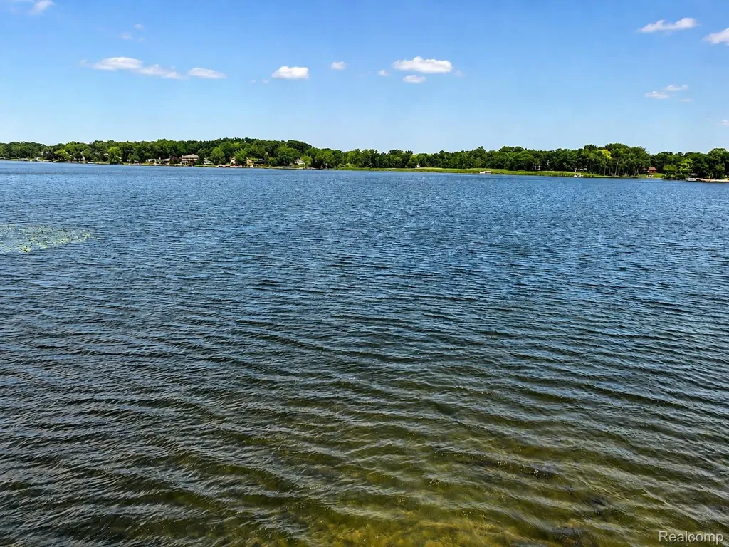95 N Hulbert Street White Lake Charter Township MI 48386