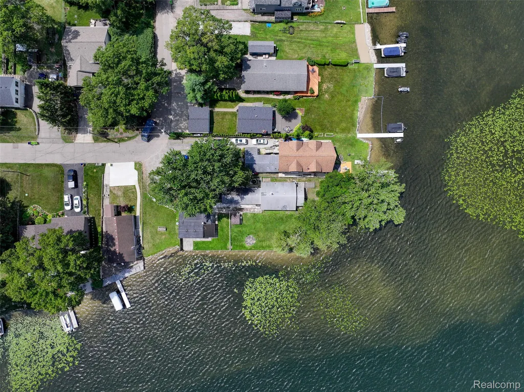 95 N Hulbert Street White Lake Charter Township MI 48386