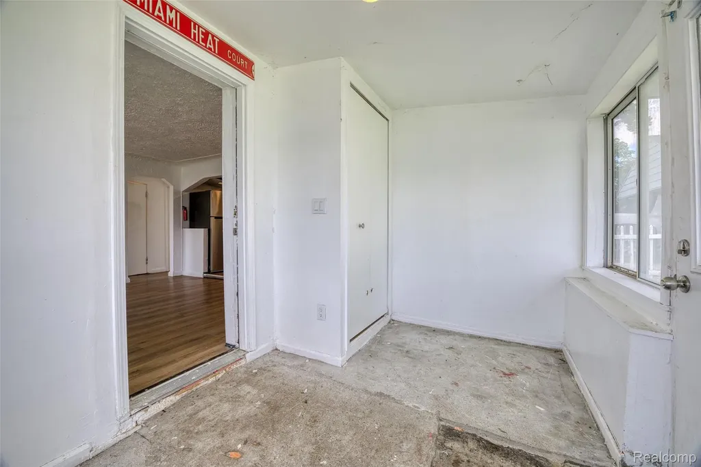 95 N Hulbert Street White Lake Charter Township MI 48386