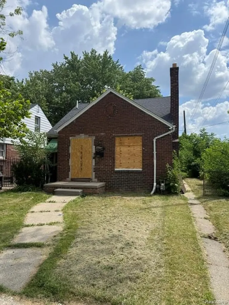 19128 Fairport Street Detroit City MI 48205