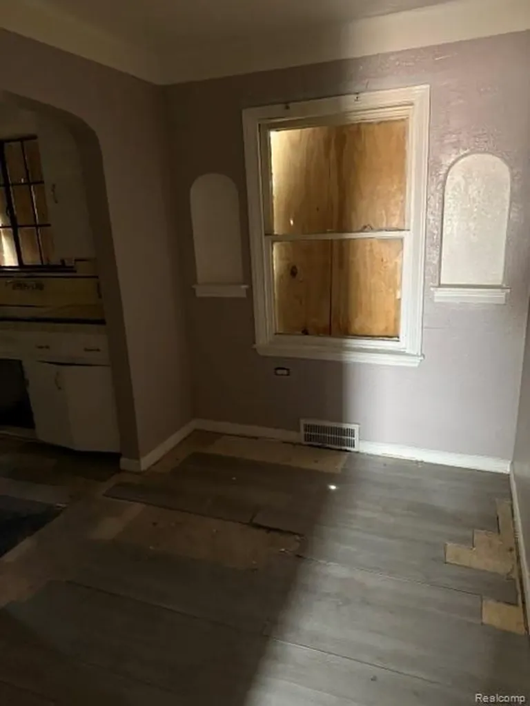 19128 Fairport Street Detroit City MI 48205