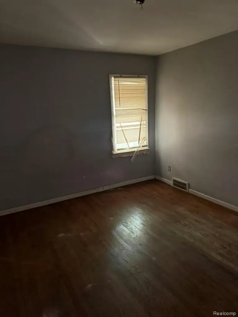 19128 Fairport Street Detroit City MI 48205