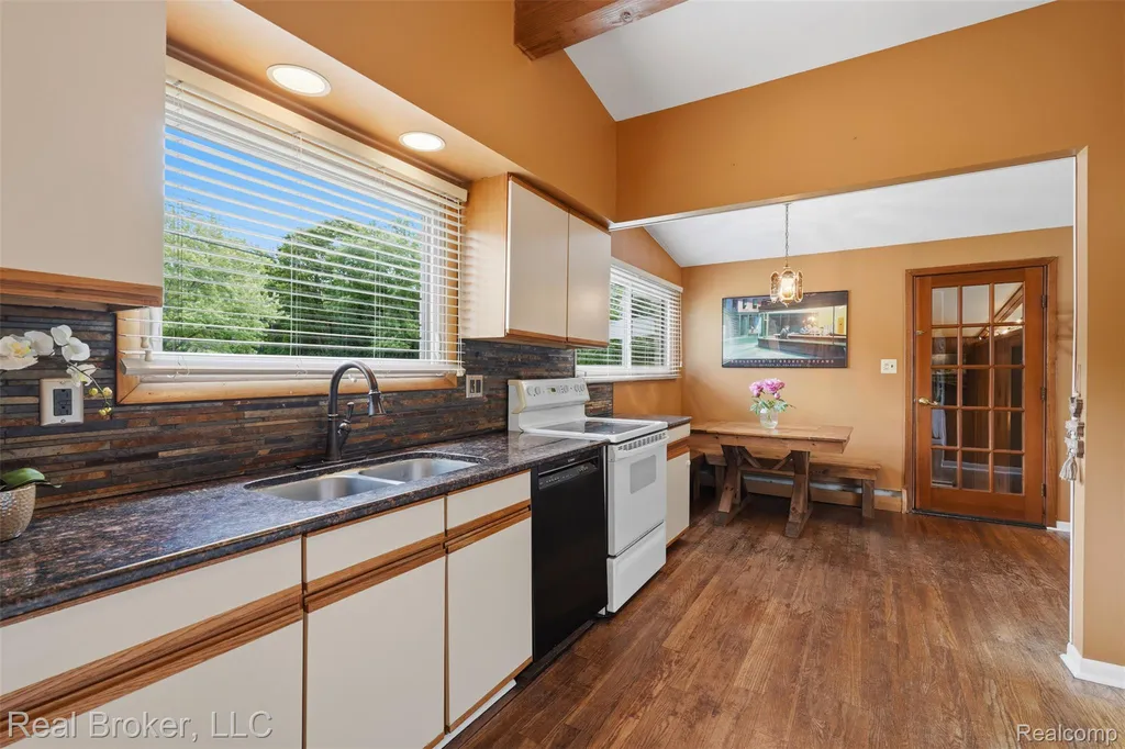 1318 S Williams Lake Road White Lake Charter Township MI 48386