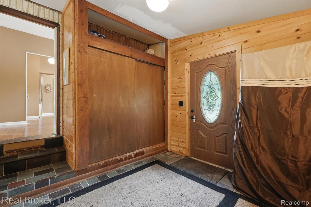1318 S Williams Lake Road White Lake Charter Township MI 48386