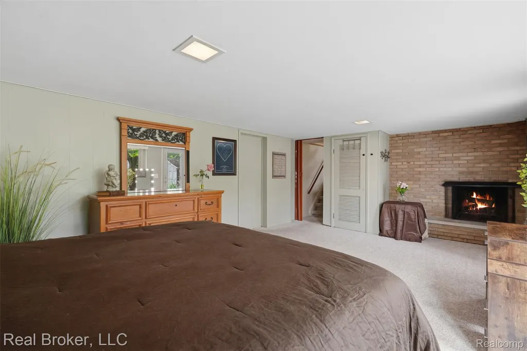 1318 S Williams Lake Road White Lake Charter Township MI 48386