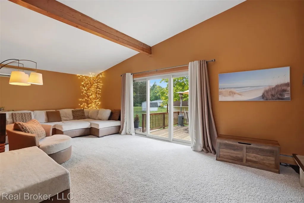 1318 S Williams Lake Road White Lake Charter Township MI 48386