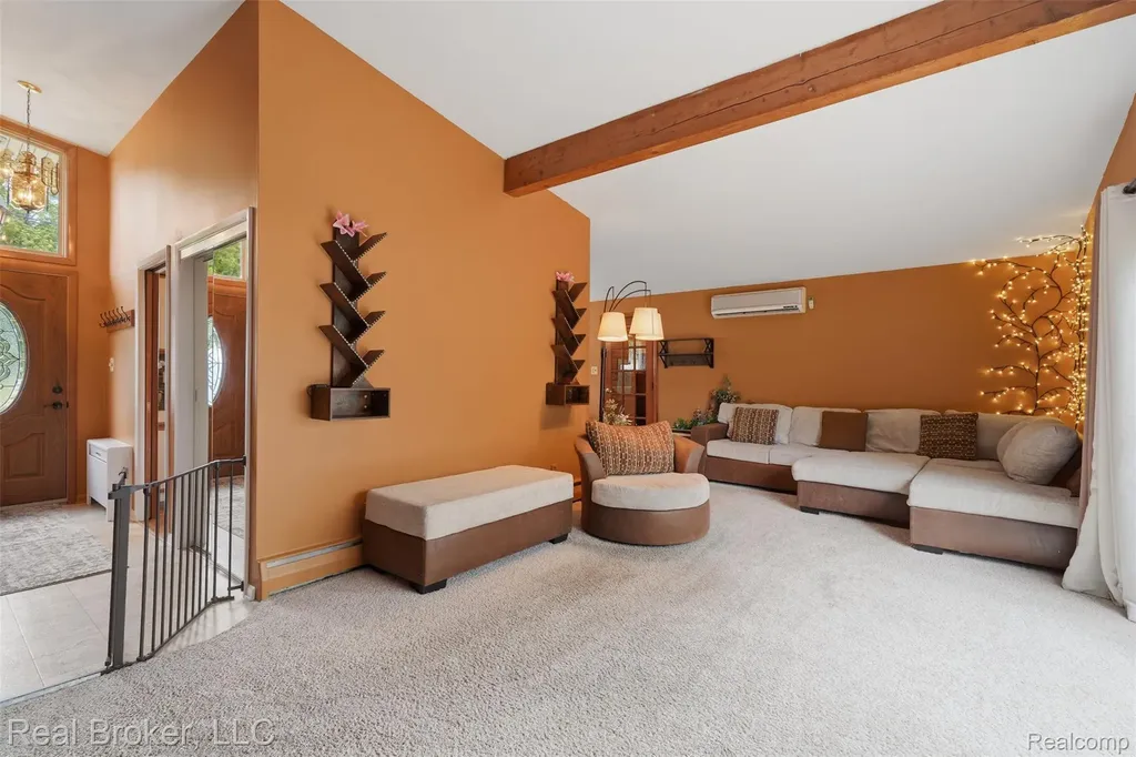 1318 S Williams Lake Road White Lake Charter Township MI 48386