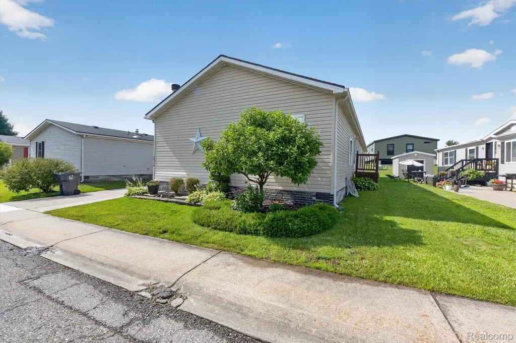 2858 Boulder Ridge Trail Highland Charter Township MI 48380