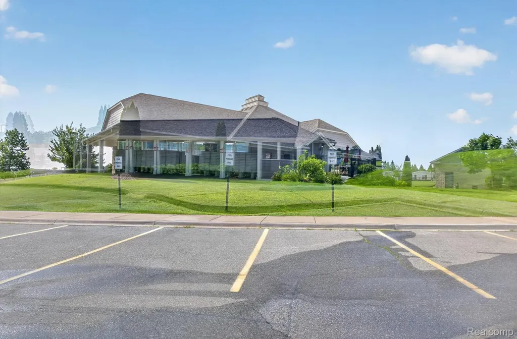 2858 Boulder Ridge Trail Highland Charter Township MI 48380
