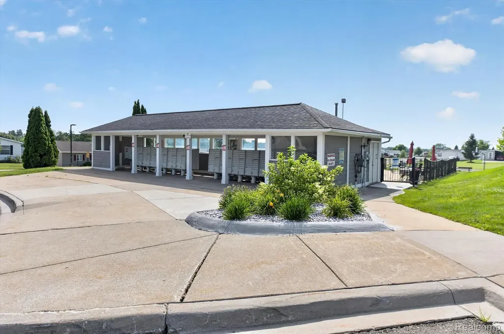 2858 Boulder Ridge Trail Highland Charter Township MI 48380