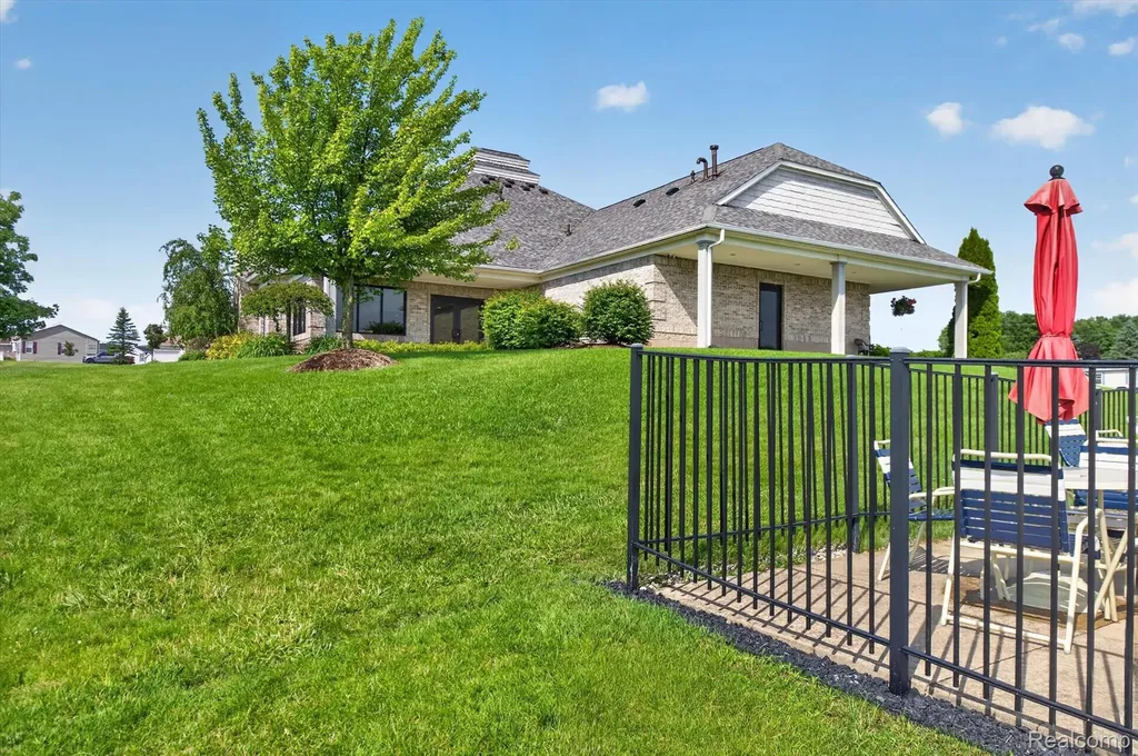 2858 Boulder Ridge Trail Highland Charter Township MI 48380