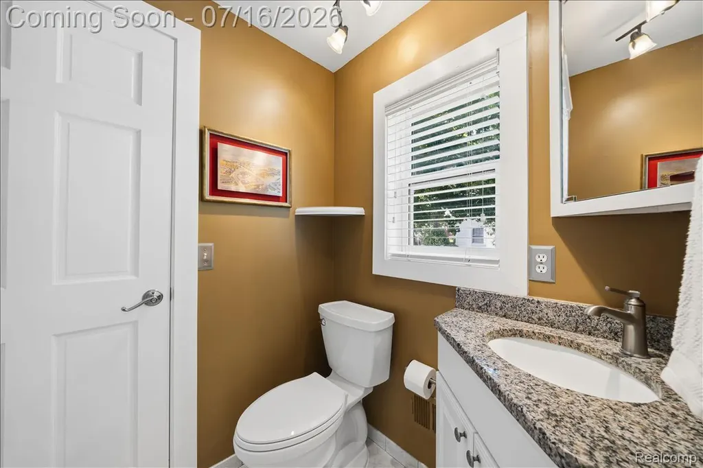 156 Griggs Street Rochester City MI 48307