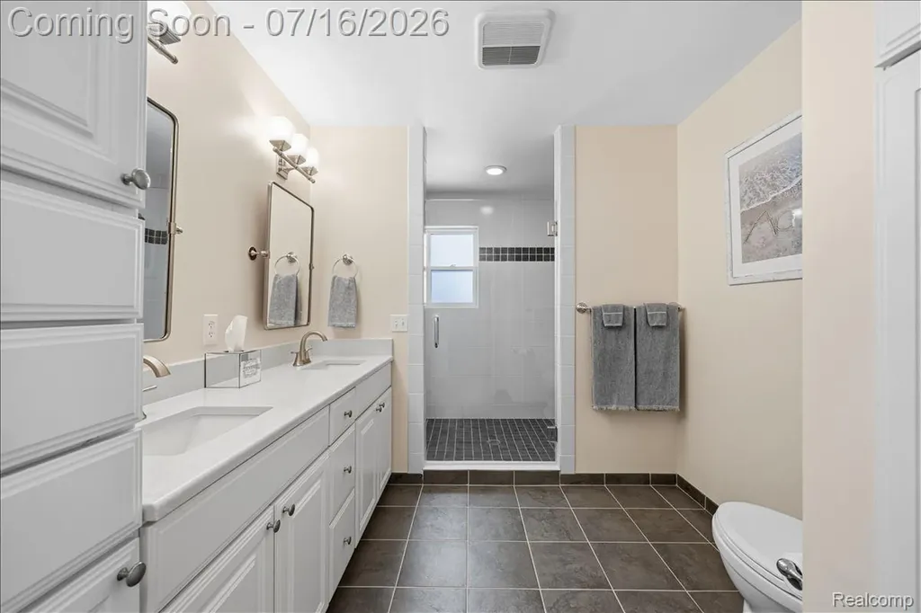 156 Griggs Street Rochester City MI 48307