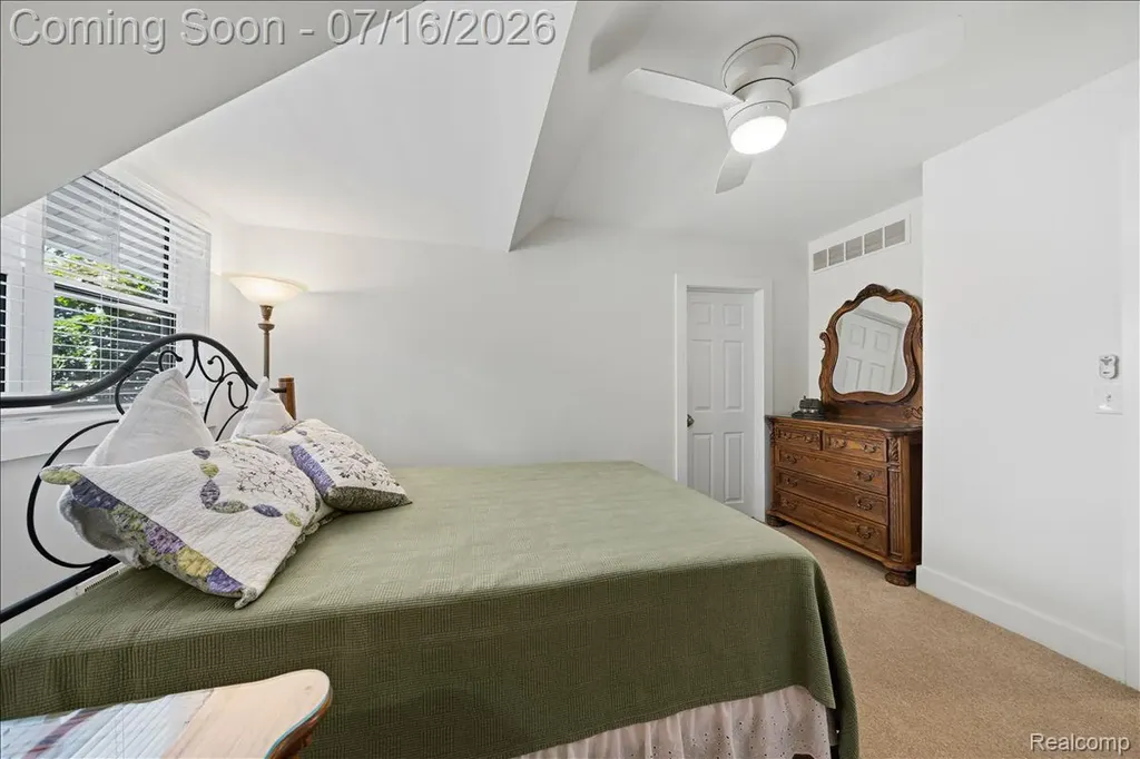 156 Griggs Street Rochester City MI 48307