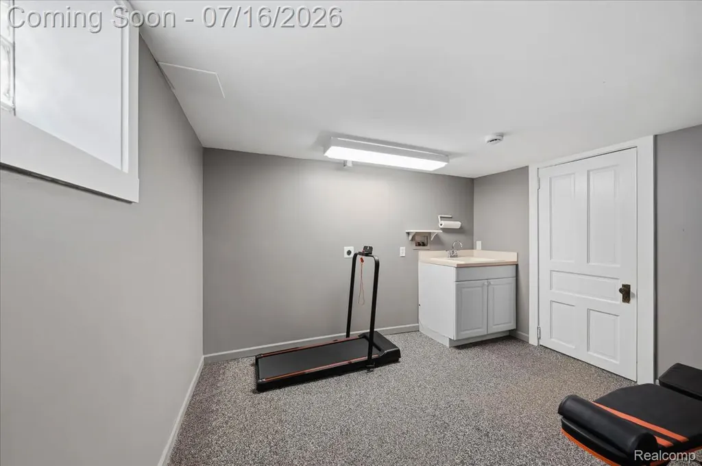 156 Griggs Street Rochester City MI 48307