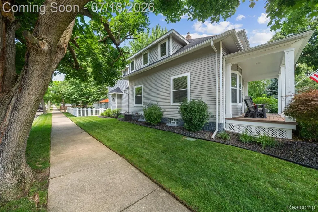 156 Griggs Street Rochester City MI 48307