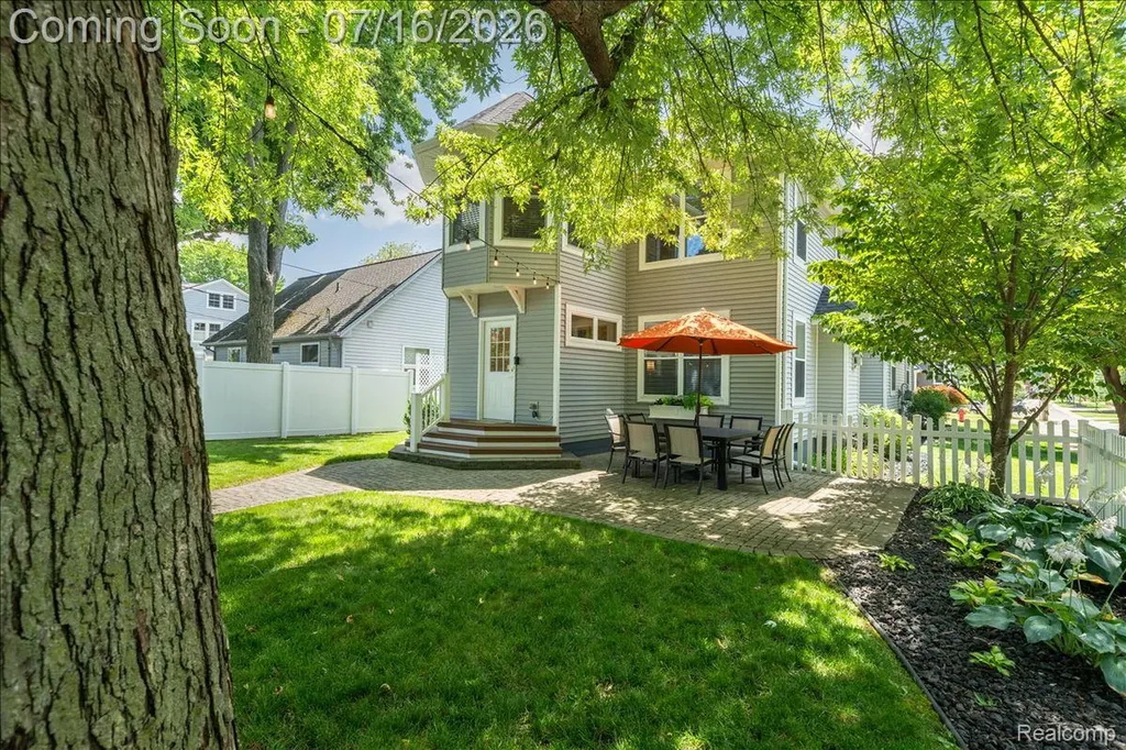 156 Griggs Street Rochester City MI 48307