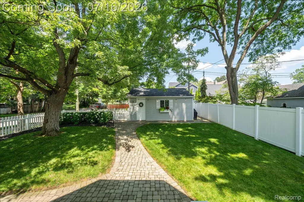 156 Griggs Street Rochester City MI 48307