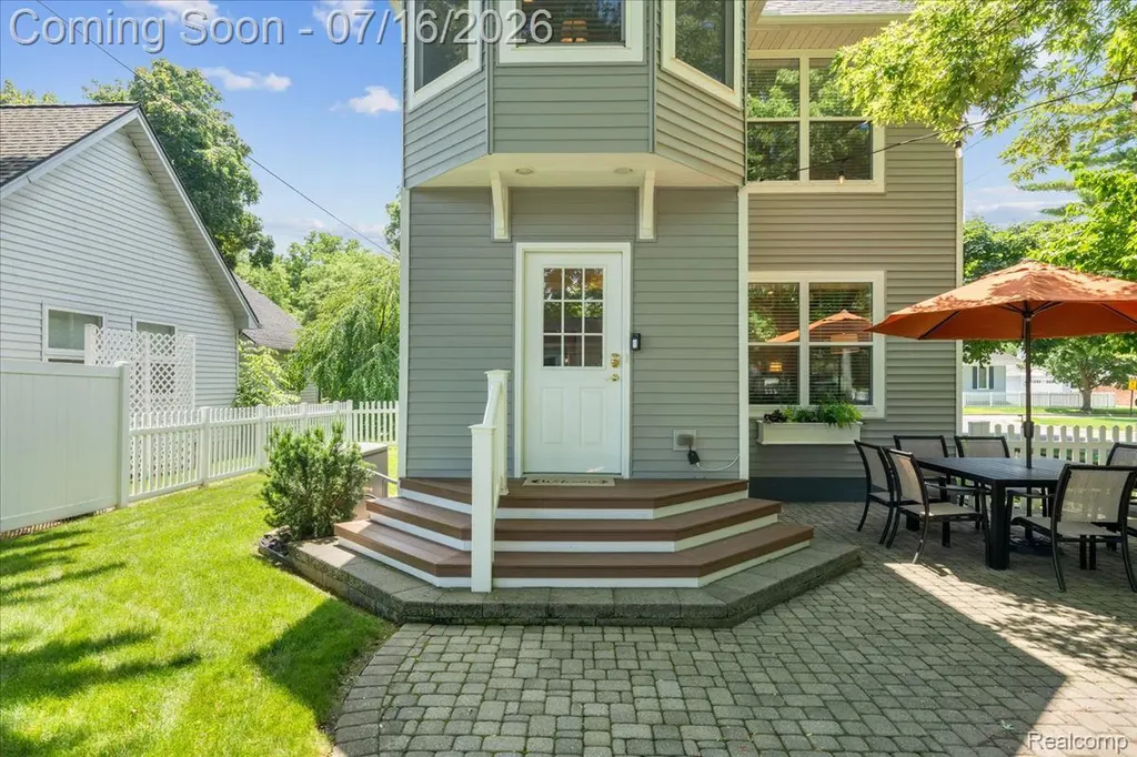 156 Griggs Street Rochester City MI 48307