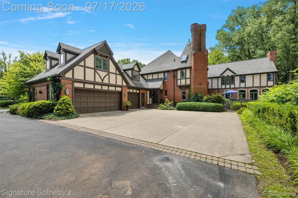 1235 Westview Road Bloomfield Hills City MI 48304
